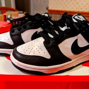 Nike Dunk Low Retro White Black Panda sneakers
